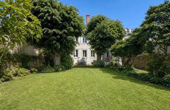 Maison de ville / hôtel particulier 15 pièces de 425 m² à Tarbes — photo 2