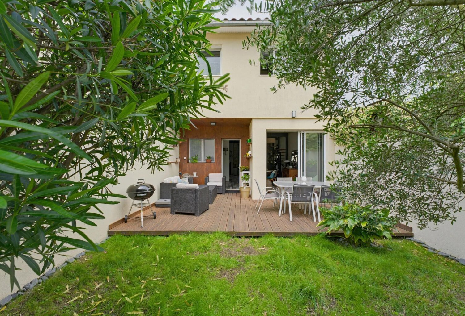Maison rénovée , avec jardin plein sud — photo 1