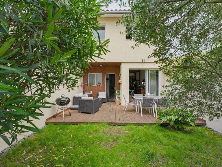 Maison rénovée , avec jardin plein sud — photo 1