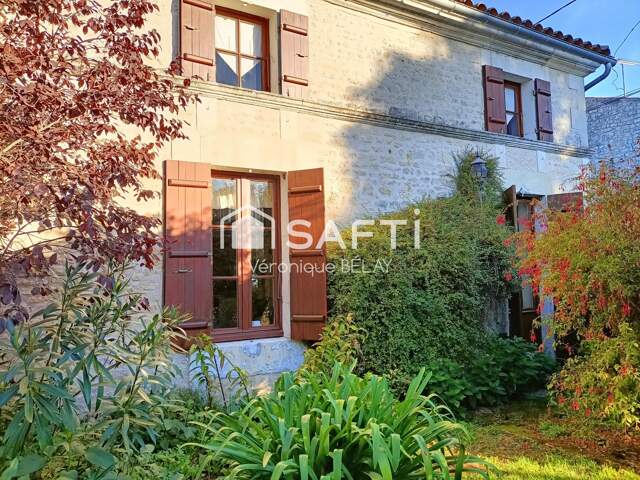 Magnifique maison en pierre sur la commune de Le Gua (Dercie) — photo du bien