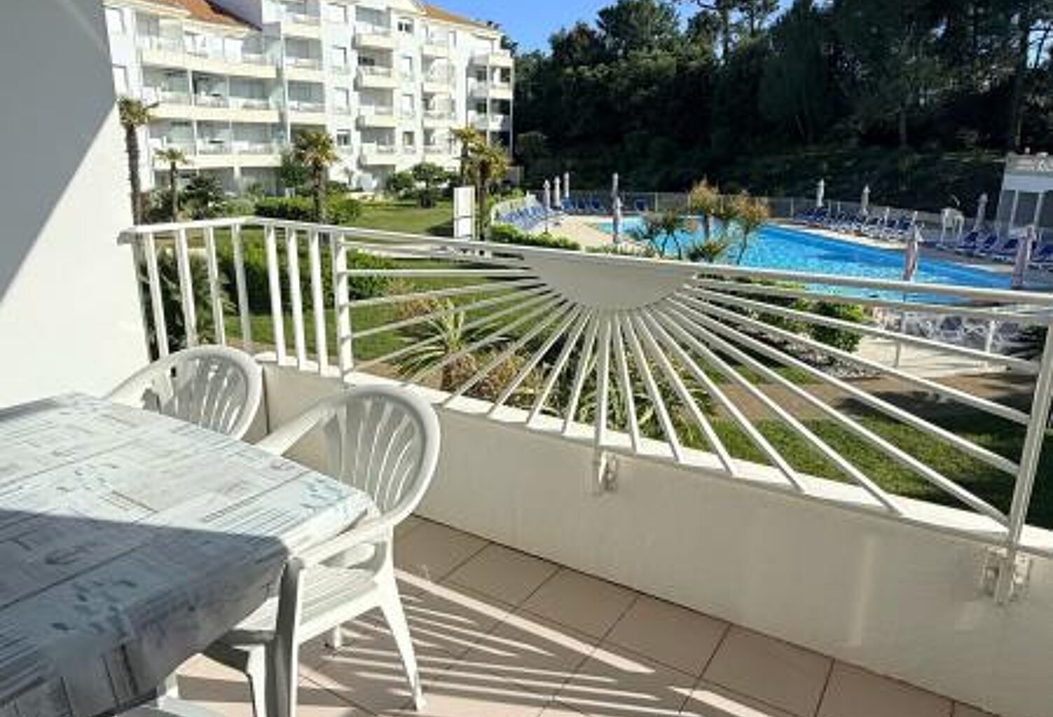 Studio avec ascenseur et vue sur piscine — photo 1