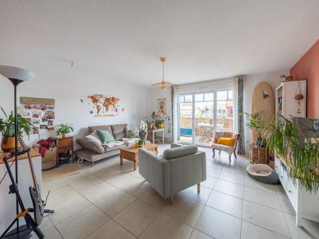 Appartement À Vendre — photo du bien