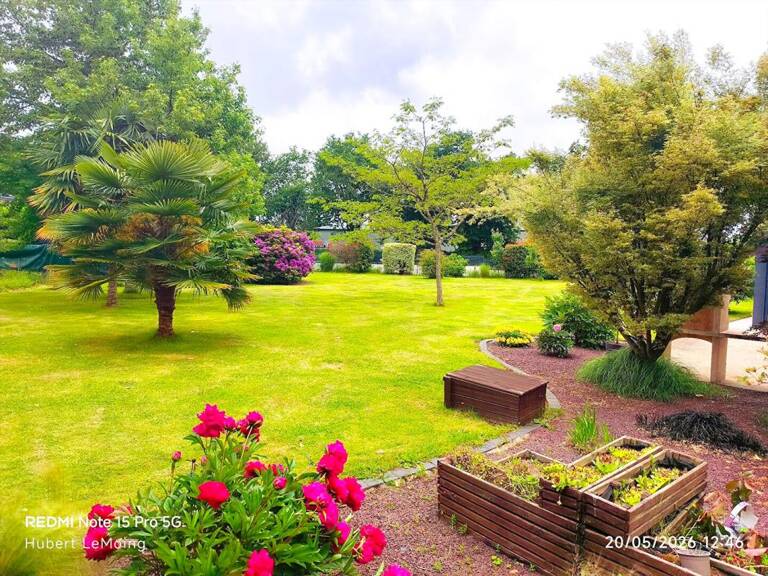 JOLIE PROPRIETE  SOIGNEE  AVEC UN PARC DE 2500 m2 — photo 1
