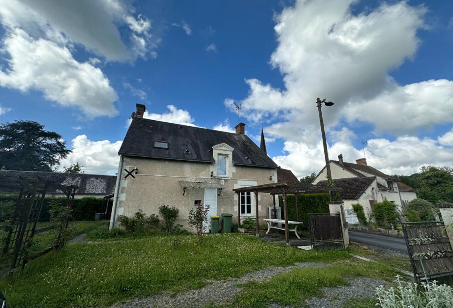 Maison de bourg  de 123 m² à Vicq sur Nahon (36600) — photo 1