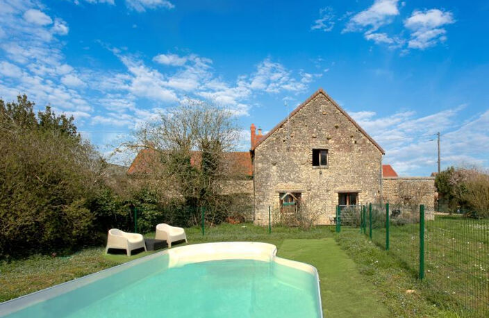Maison en pierre 6 pièces, jardin et piscine ! — photo 2