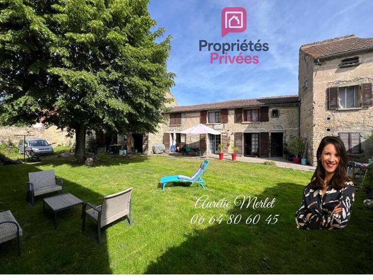 Corps de ferme avec grange et jardin clos -165 m² - Aubiat - Fort potentiel — photo 1