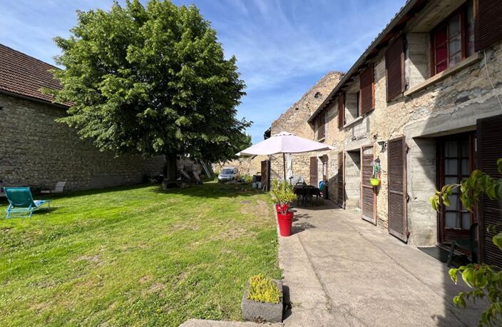 Corps de ferme avec grange et jardin clos -165 m² - Aubiat - Fort potentiel — photo 3