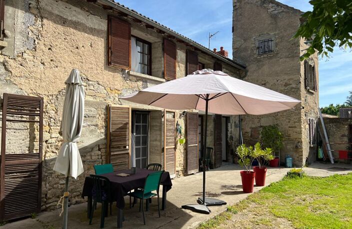 Corps de ferme avec grange et jardin clos -165 m² - Aubiat - Fort potentiel — photo 4