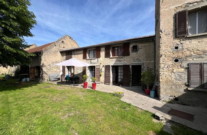 Corps de ferme avec grange et jardin clos -165 m² - Aubiat - Fort potentiel — photo 5