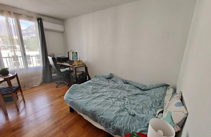 À vendre à Grenoble , T1 avec vue Bastille, SECTEUR caserne de Bonne, déjà loué, idéal investisseur locatif avec Clim — photo 2