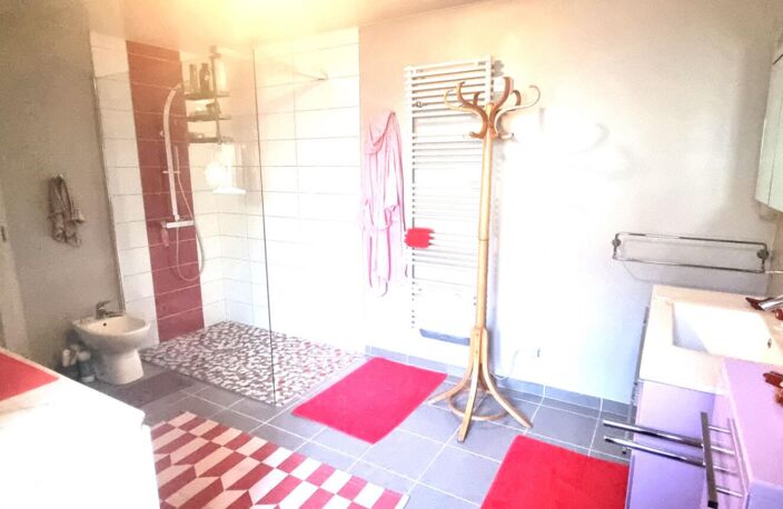 Maison de caractère - très soignée avec sa grange - CLASSE D — photo 5