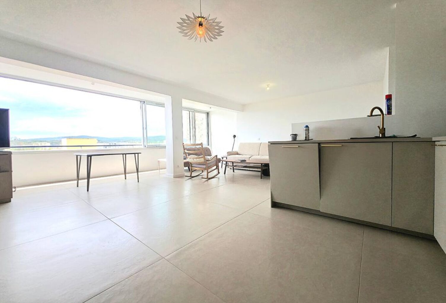 Appartement Le Lavandou 4 pièce(s) 95 m2 A 2 MINUTES DE LA MER — photo 1