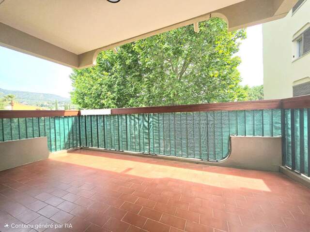 Appartement Le Lavandou 2 pièce(s) 40 m2 ET  TERRASSE — photo du bien