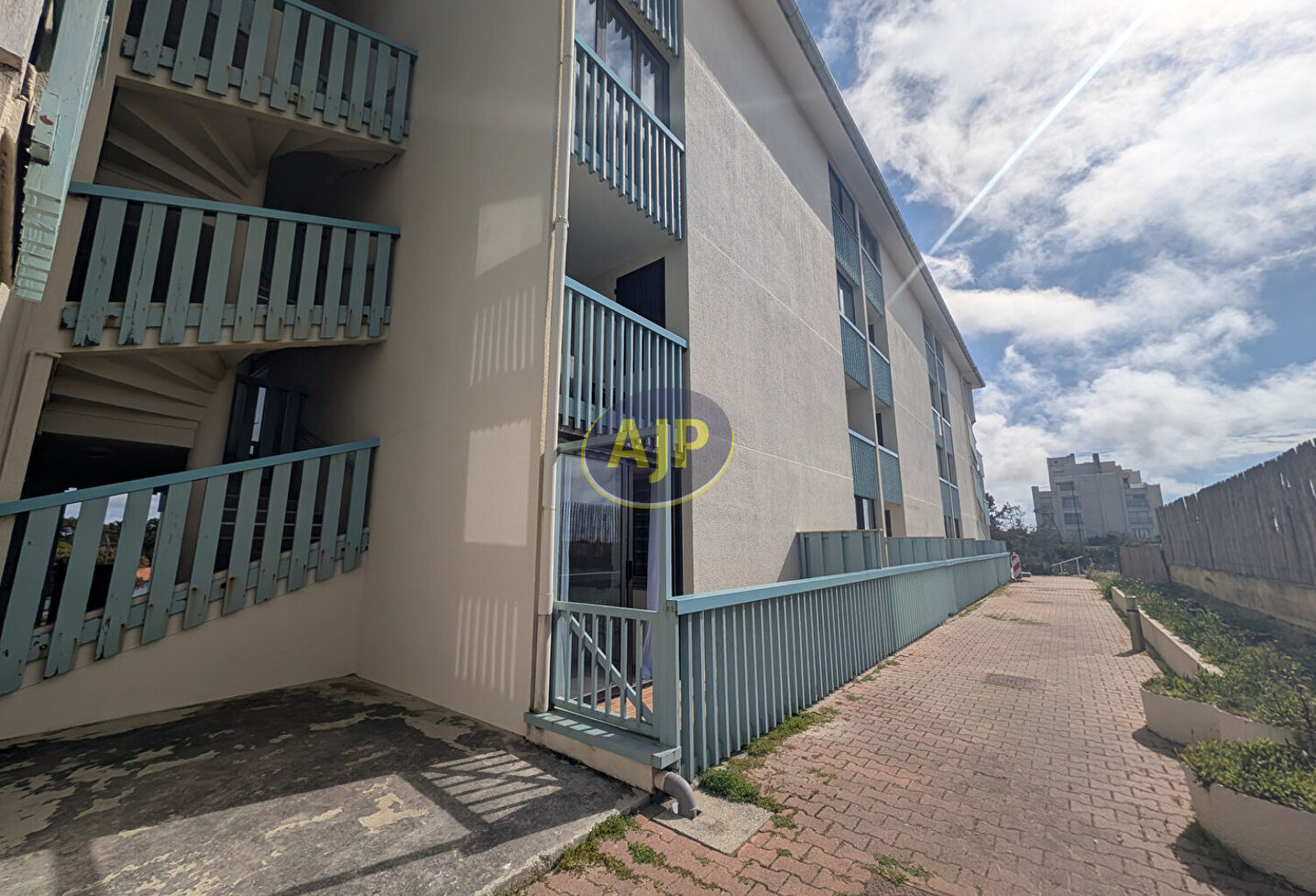 SOULAC SUR MER Appartement T2bis en Rez-de-chaussée en front de Mer avec Parking Privatif — photo 1