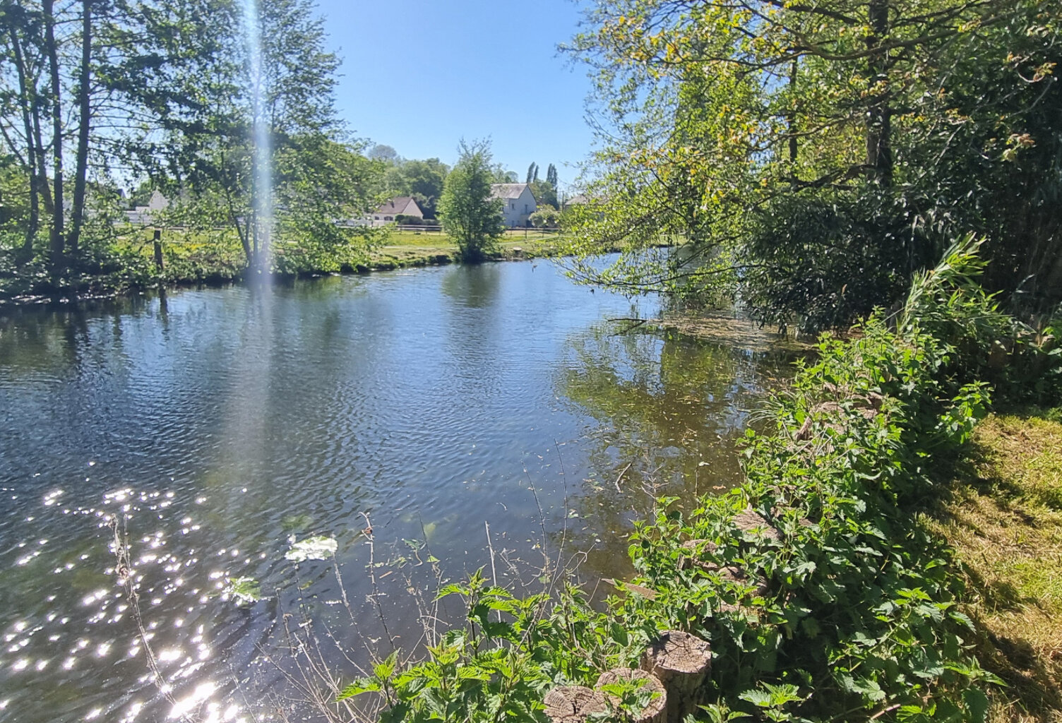 Proche Châteaudun : terrain de loisir avec bord d'eau — photo 1