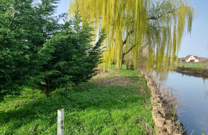 Proche Châteaudun : terrain de loisir avec bord d'eau — photo 2