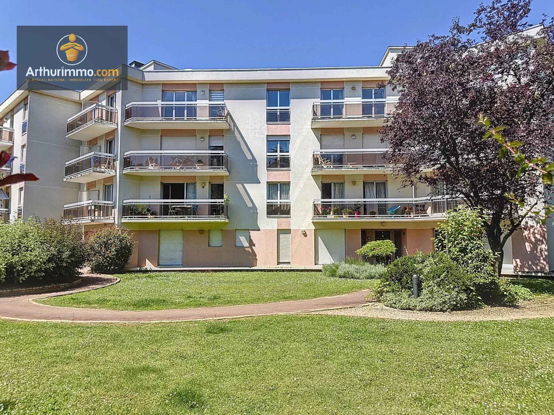 Local commercial 7 pièces 118 m² · à Ermont · 118 m² · 431 500 €