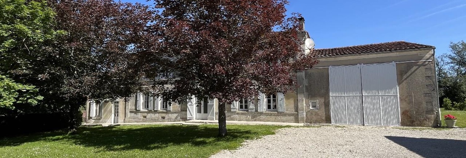 Maison 8 Pièces 253 m² à vendre à Gimeux (16130)
