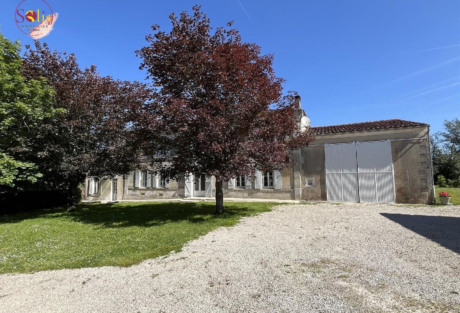 Vente maison 8 pièces 253 m² Gimeux (16130) — photo 1
