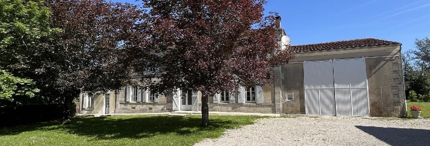 Maison 8 Pièces 253 m² à vendre à Gimeux (16130)