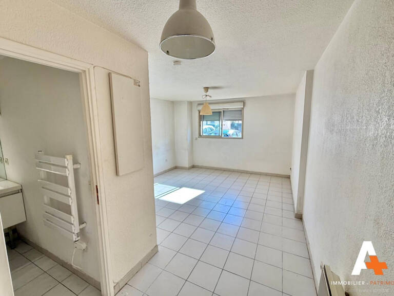 STUDIO A VENDRE - 13004 MARSEILLE — photo 1