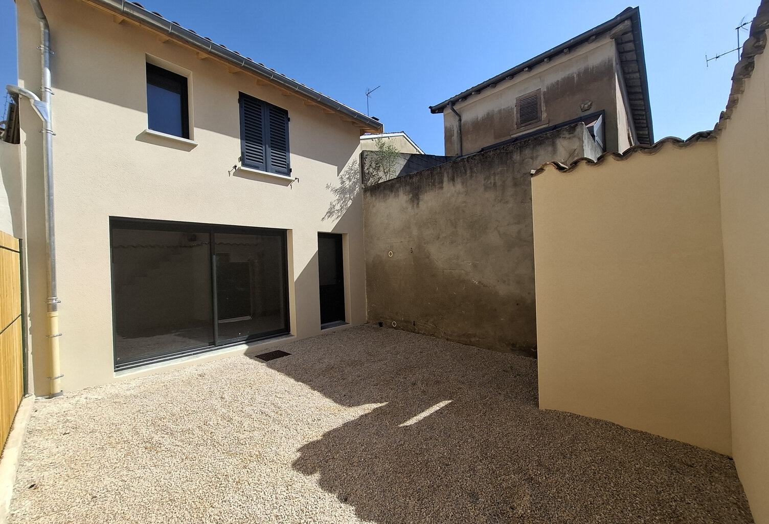 6736- VILLEFRANCHE Centre ville — photo 1