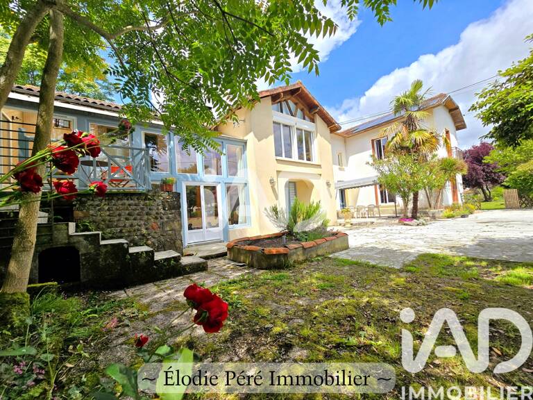 Vente Maison/villa 9 pièces — photo 1
