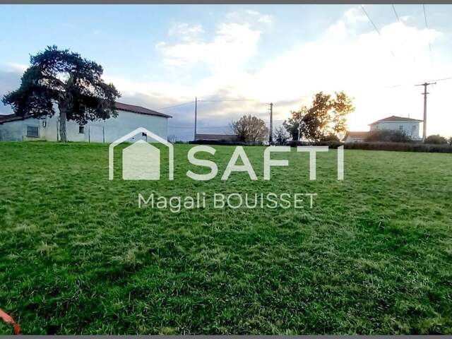 Terrain constructible de 1716m², ce terrain offre un large éventail de possibilités pour créer la maison de ses rêves dans un cadre naturel privilégié. — photo du bien