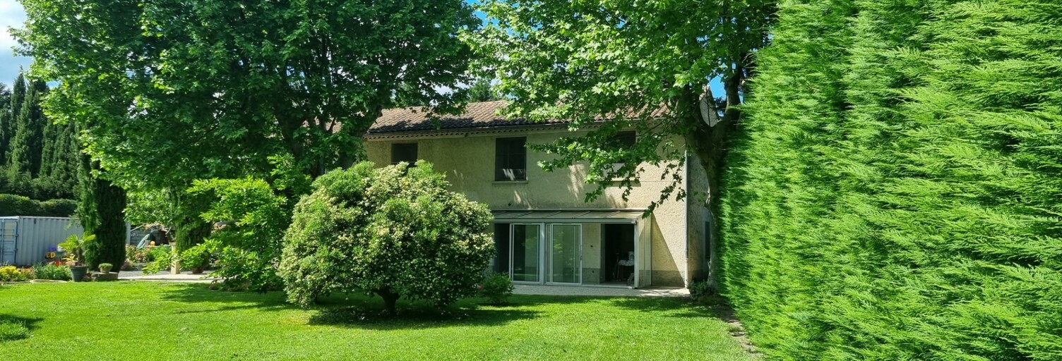 Maison 12 Pièces 223 m² à vendre à Le Thor (84250)