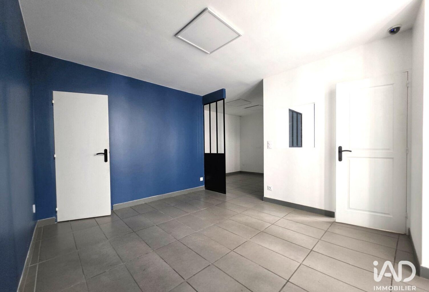 Location Local d'activités 35 m&sup2; — photo 1