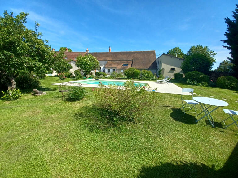 Maison de caractère rénovée . Idéalement située. Sortie POUG — photo 1