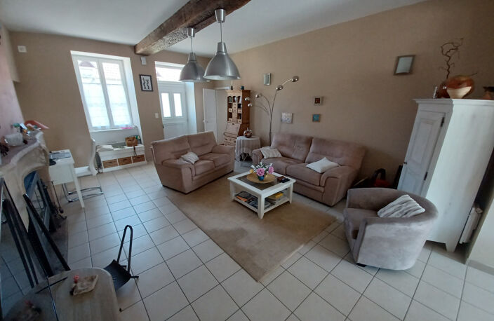 Maison de caractère rénovée . Idéalement située. Sortie POUG — photo 3