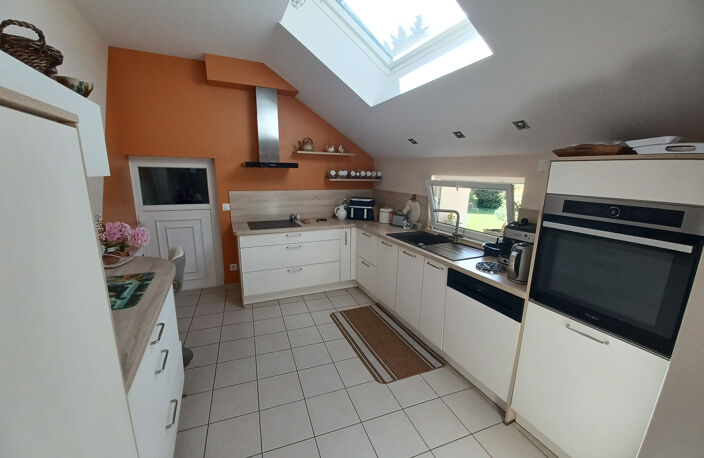 Maison de caractère rénovée . Idéalement située. Sortie POUG — photo 4