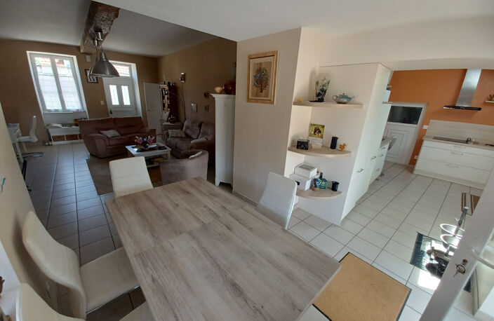 Maison de caractère rénovée . Idéalement située. Sortie POUG — photo 5
