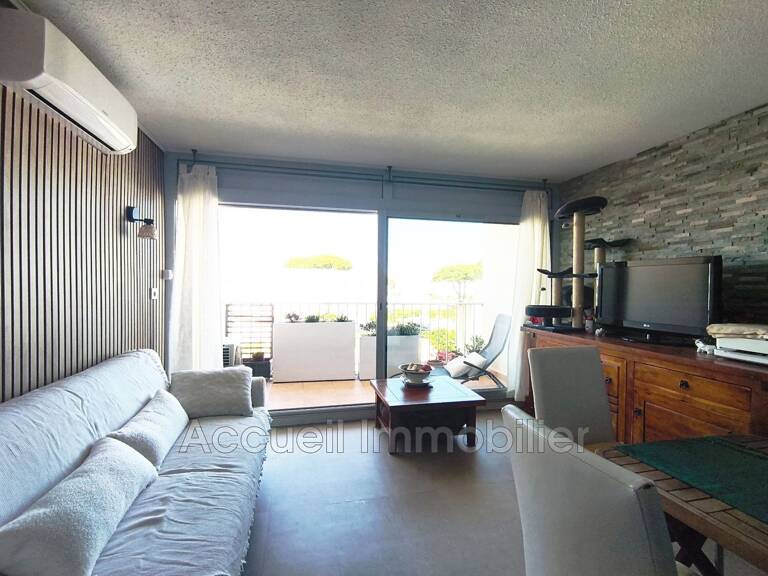 Studio cabine + grande cabine fermée au 1er étage. Vue sur le — photo 1