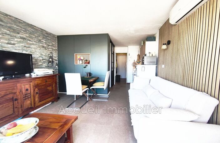 Studio cabine + grande cabine fermée au 1er étage. Vue sur le — photo 2