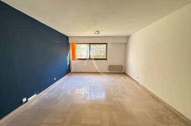Commerce  878 €