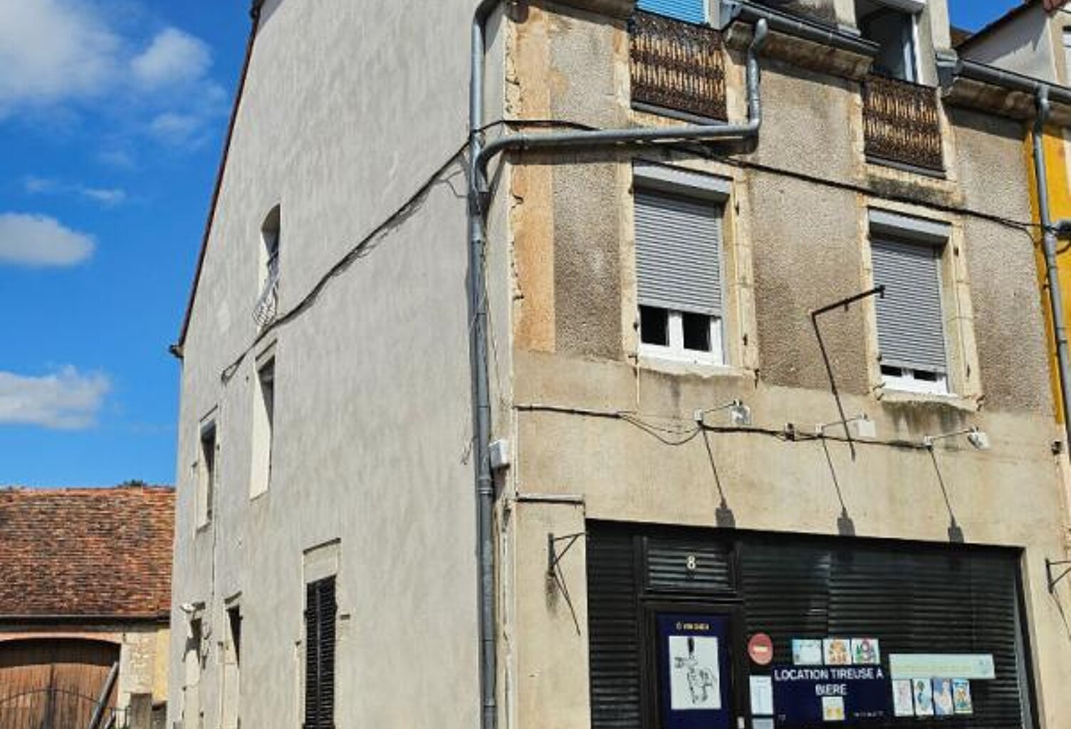 249 000, MIREBEAU Centre, IMMEUBLE DE RAPPORT — photo 1