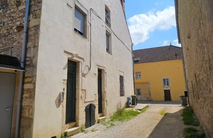 249 000, MIREBEAU Centre, IMMEUBLE DE RAPPORT — photo 3