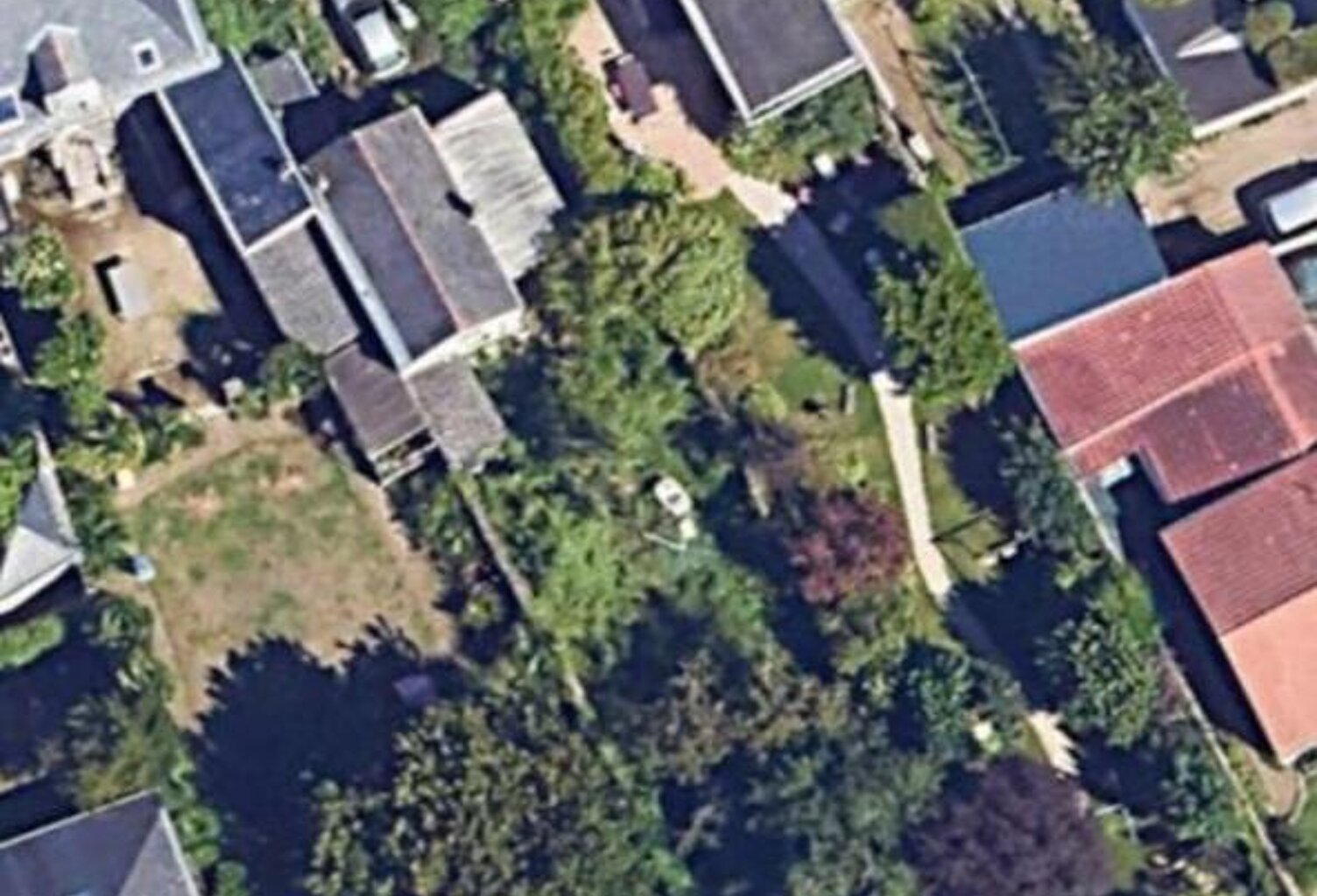 NANTES ZOLA / LA CONTRIE – Rare projet de rénovation ou extension sur une parcelle d'exception de 585 m² clos de murs — photo 1