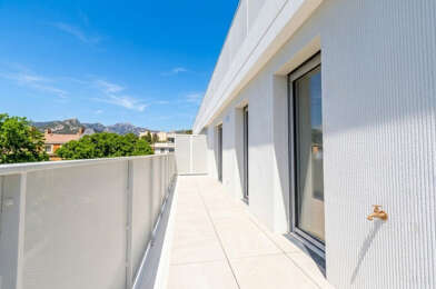 Appartement 3 pièces 967 €