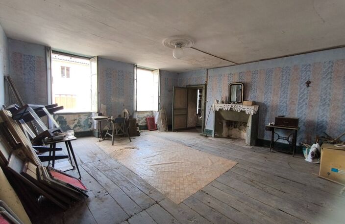 Charentaise à rénover entièrement 10 pièces VERTEUIL SUR CHARENTE (16) — photo 3