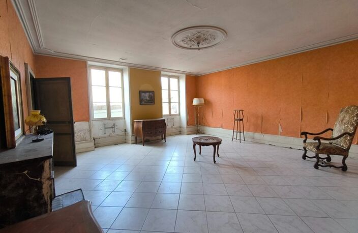 Charentaise à rénover entièrement 10 pièces VERTEUIL SUR CHARENTE (16) — photo 4
