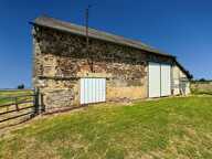 Propriete à vendre  proche de VILLEFRANCHE D'ALLIER (03) Maison , granges ,écurie ,  garage , Terrain 10 ha — photo 2