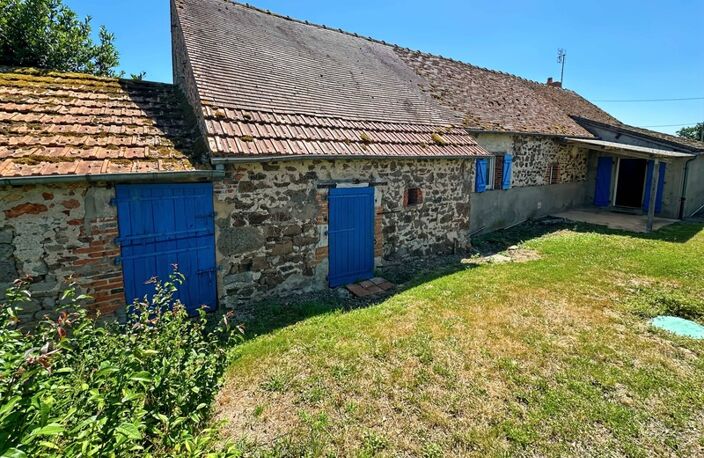 Propriete à vendre  proche de VILLEFRANCHE D'ALLIER (03) Maison , granges ,écurie ,  garage , Terrain 10 ha — photo 3