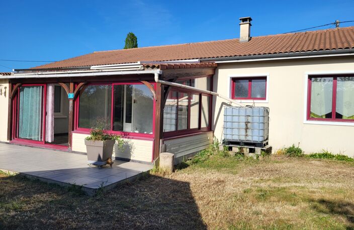 Maison à vendre 6 pièces AIRVAULT (79) Terrain 984 m² — photo 2