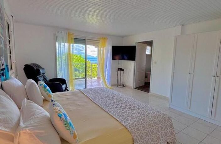 SCHOELCHER - Maison À Vendre T4 avec terrasse, un T3 avec terrasse et un T2 - vue mer — photo 3