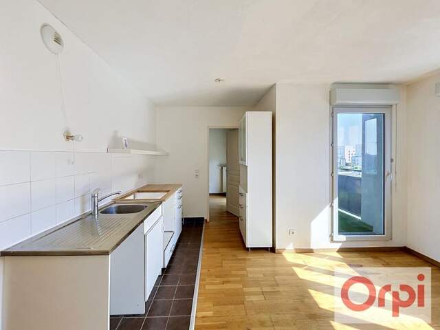 Appartement de type 2 à vendre avec garage et grand balcon — photo du bien
