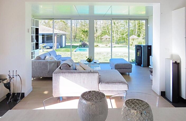 Belle maison familiale récente avec piscine sur grand jardin avec vue forêt à Camarsac — photo 3