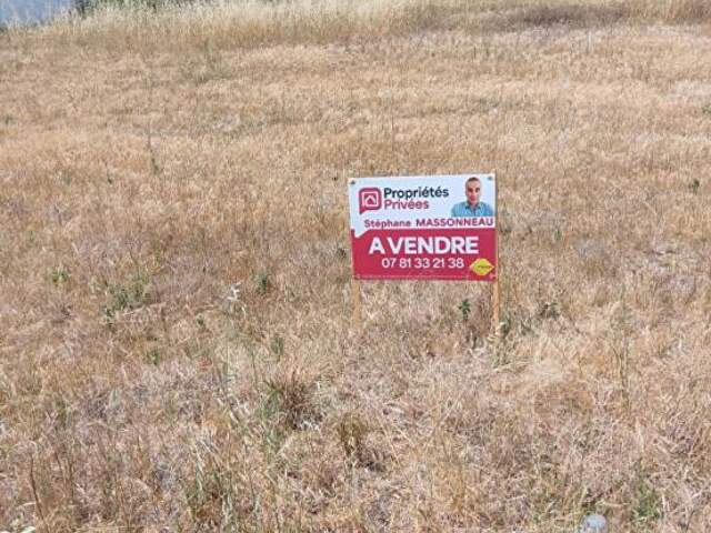 Terrain constructible de 805 m2 - Orouët - Saint-Jean de Monts - 89990  TTC — photo du bien